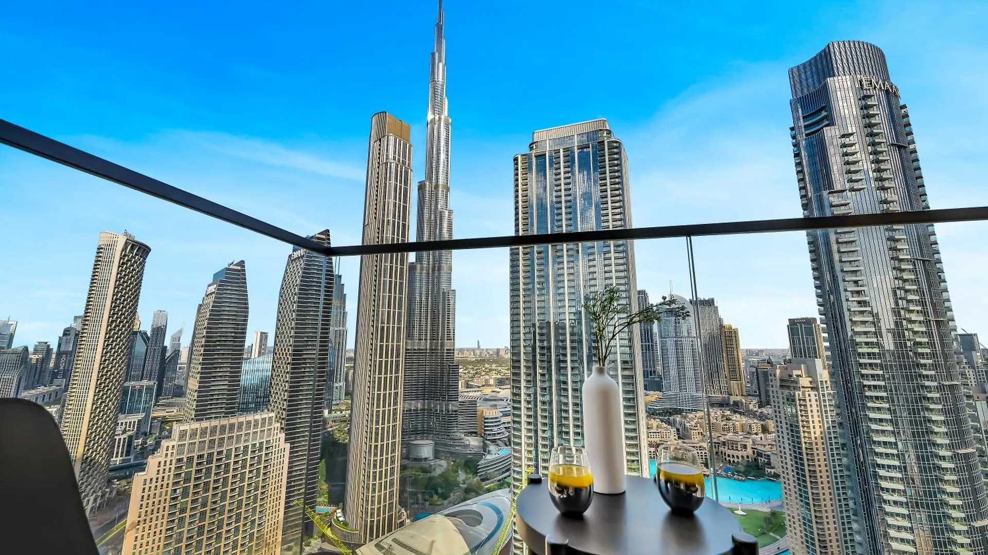 Modern High Rise 2Br Apartment With Burj Khalifa Views, Steps From Dubai Opera And Near Dubai Mall
