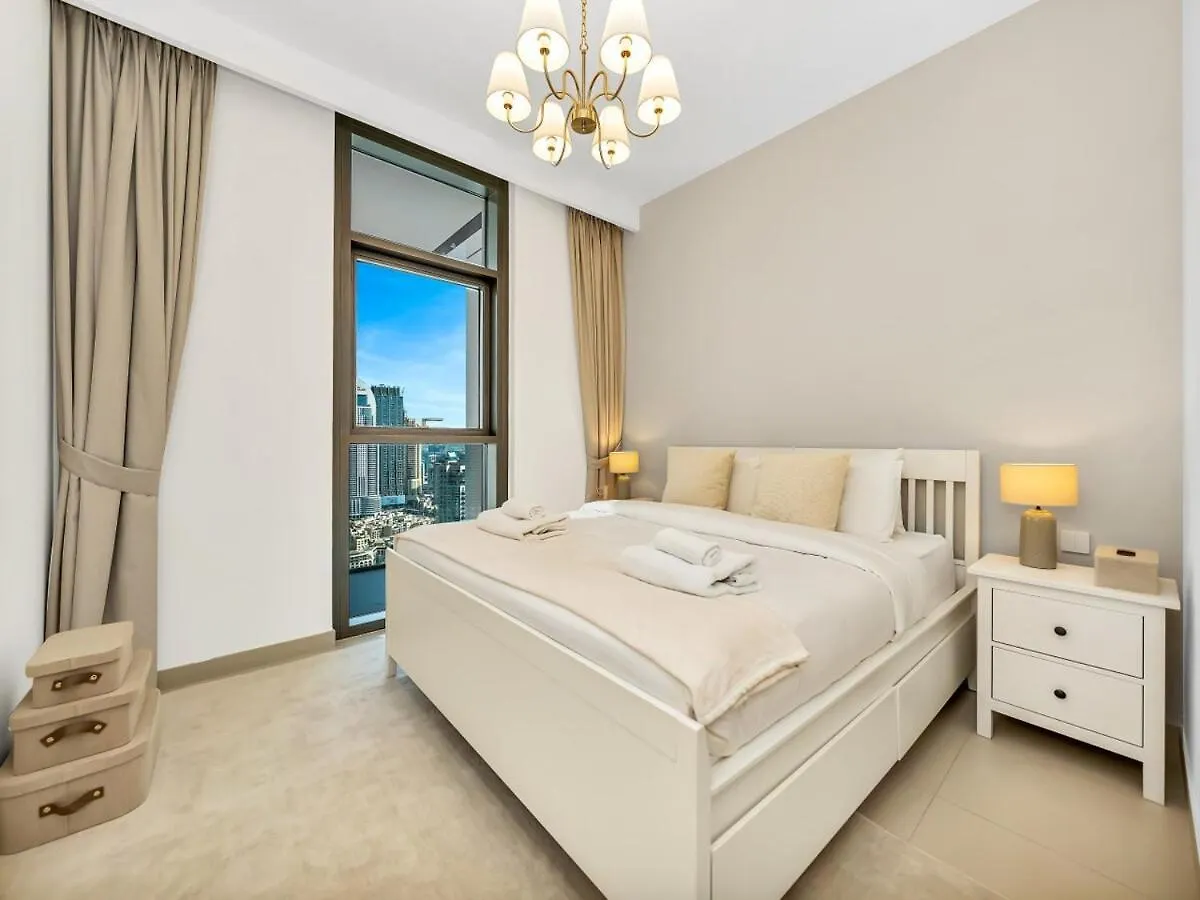 Modern High Rise 2Br Apartment With Burj Khalifa Views, Steps From Dubai Opera And Near Dubai Mall