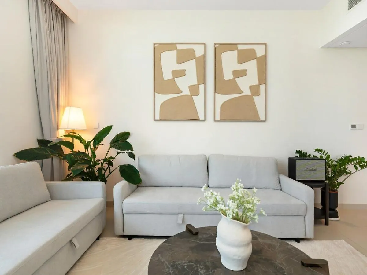 Modern High Rise 2Br Apartment With Burj Khalifa Views, Steps From Dubai Opera And Near Dubai Mall