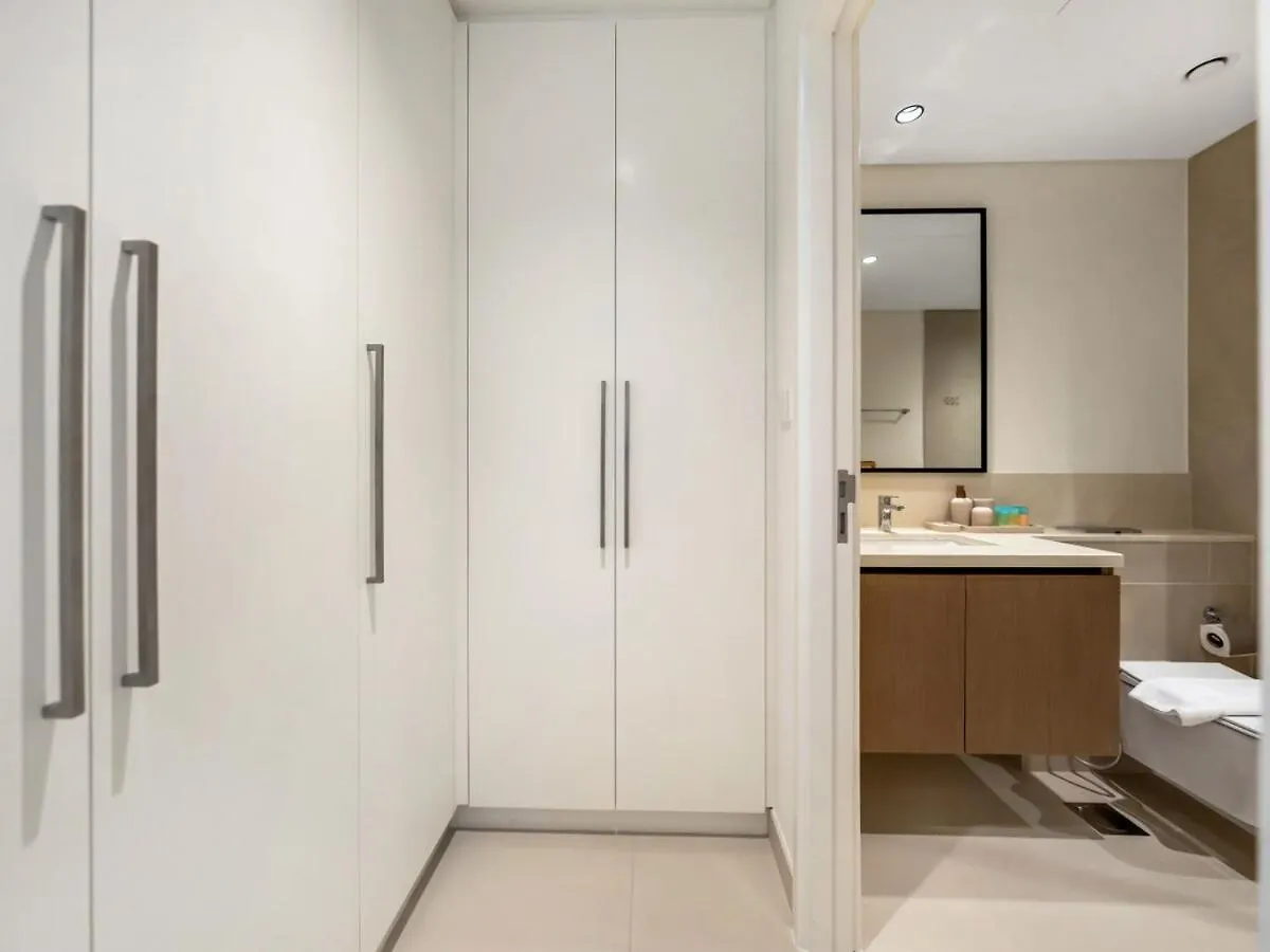 Modern High Rise 2Br Apartment With Burj Khalifa Views, Steps From Dubai Opera And Near Dubai Mall