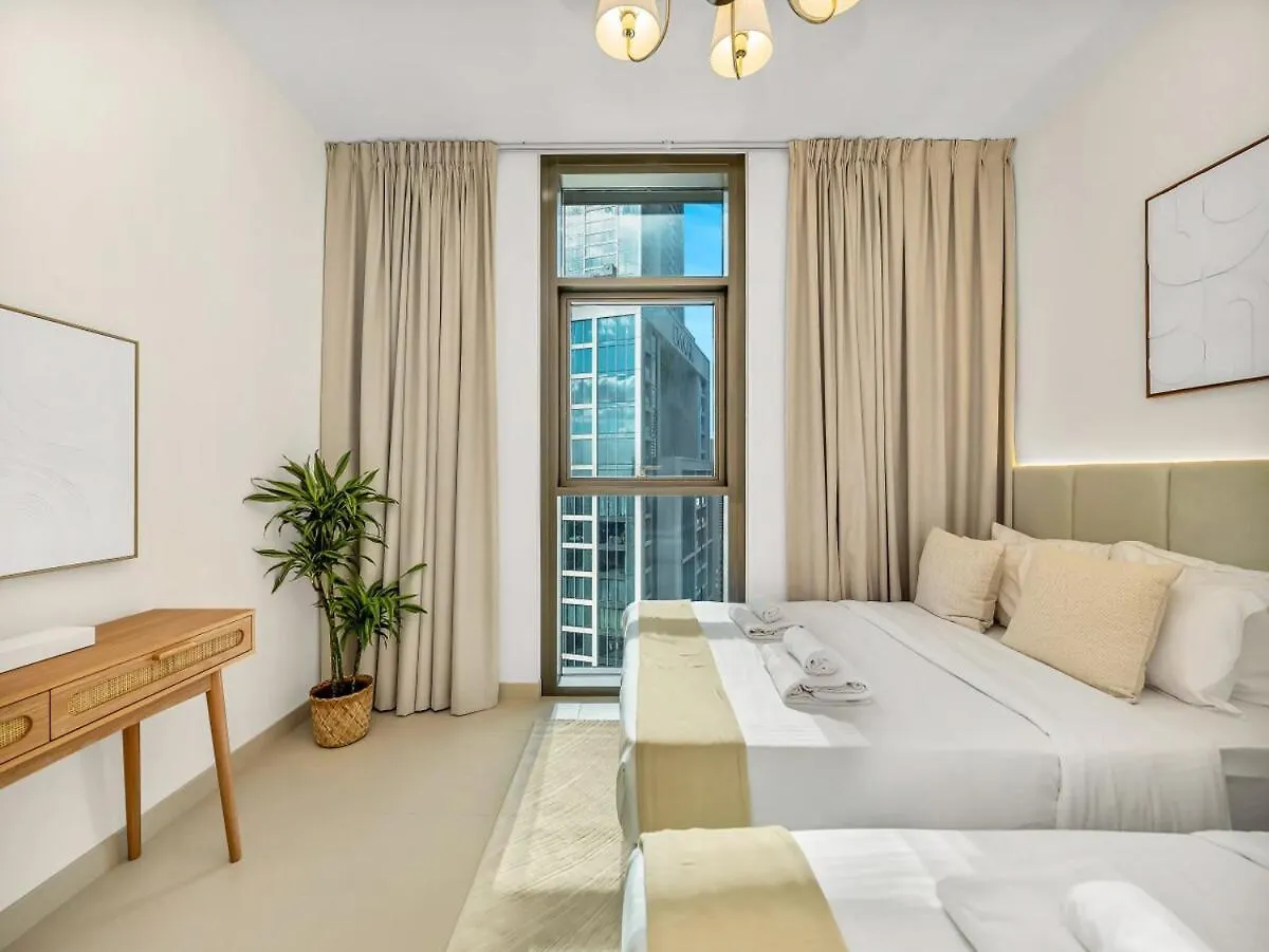 Modern High Rise 2Br Apartment With Burj Khalifa Views, Steps From Dubai Opera And Near Dubai Mall